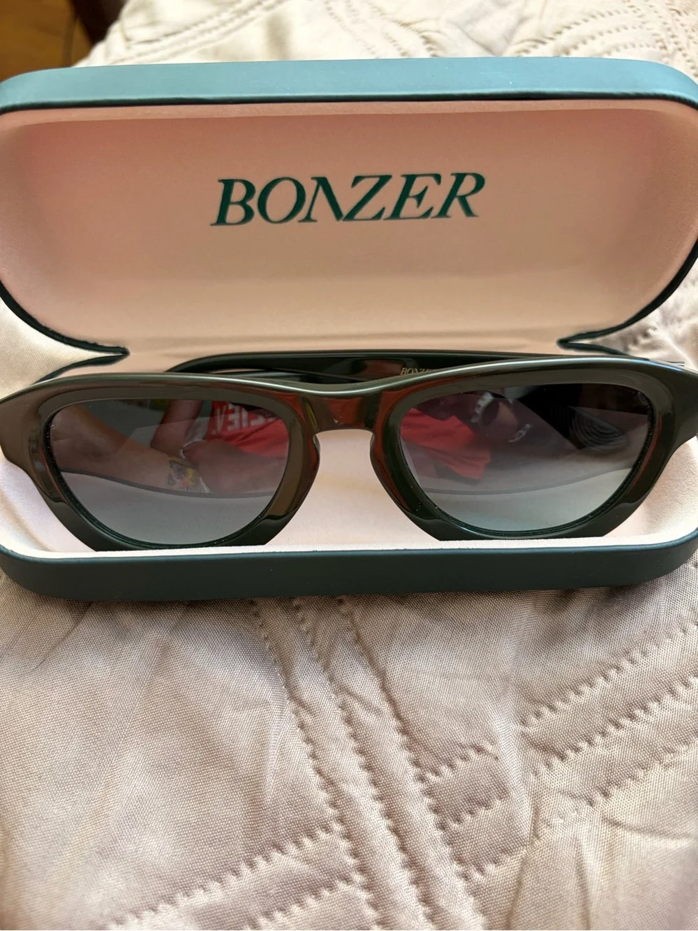BONZER Dark Oval Sunglasses